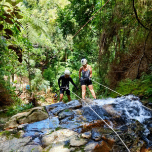 Rapel na Cachoeira do Suru em Santana de Parnaíba