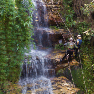 Rapel na Cachoeira do Suru em Santana de Parnaíba